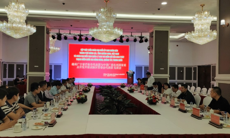 Đoàn Đại biểu khu thí điểm mở cửa khai phá trọng điểm Quốc gia Đông Hưng, Quảng Tây, Trung Quốc làm việc với TP Móng Cái, Việt Nam