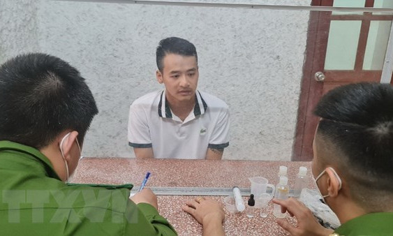 Bắt giữ kẻ tàng trữ dung dịch chứa ma túy dùng cho thuốc lá điện tử