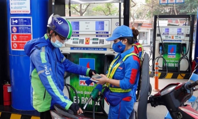 Lùi lịch điều chỉnh giá xăng dầu sang ngày 4/5