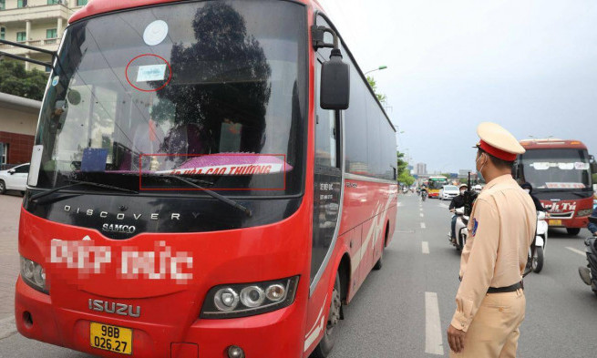 Lỗi nồng độ cồn, hơn 2.200 tài xế phải vẫy xe về nhà trong ngày đầu nghỉ lễ