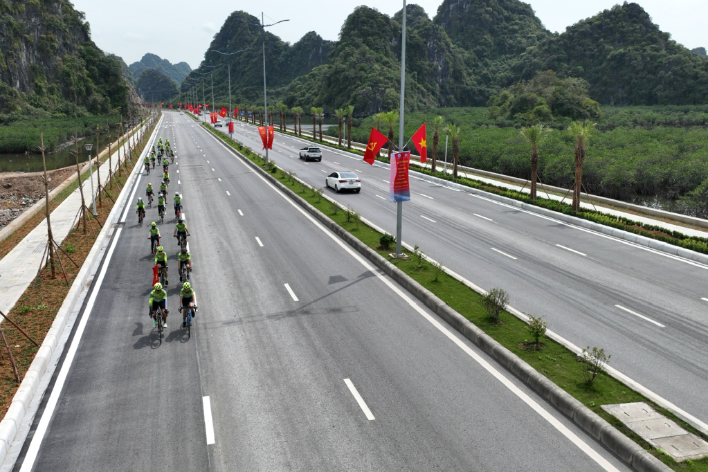 Những năm qua, Quảng Ninh không ngừng đầu tư hạ tầng giao thông kết nỗi đồng bộ, hiện đại.