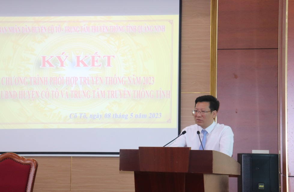 Đồng chí Nguyễn Việt Dũng, Bí thư Huyện ủy, Chủ tịch UBND huyện Cô Tô phát biểu tại hộ nghị.