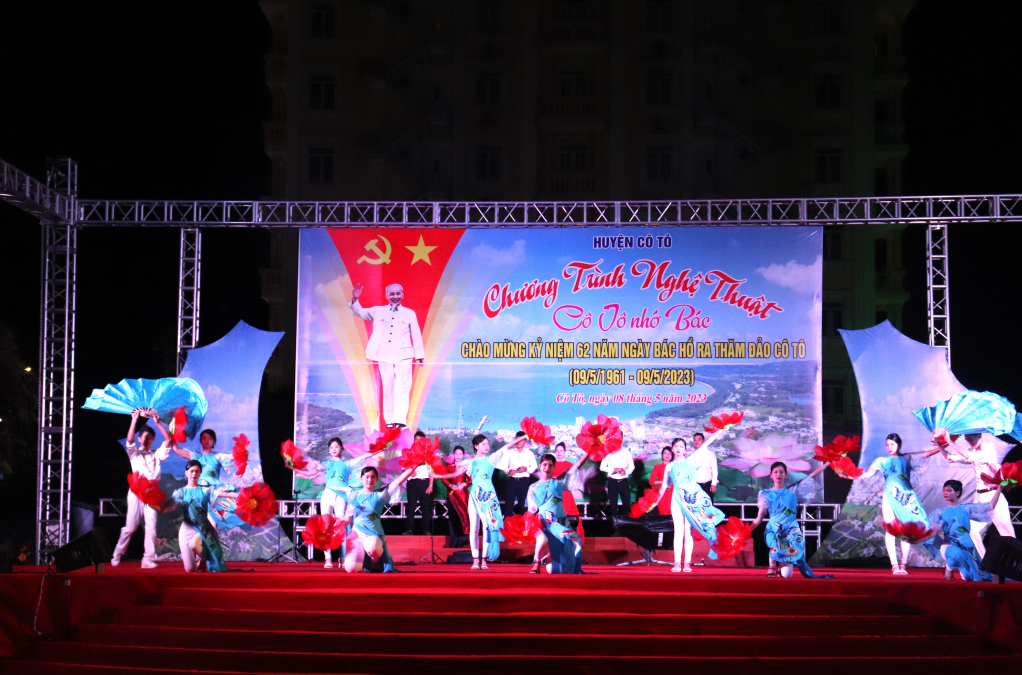 Các ca sỹ mang tới những ca khúc ca ngợi quê hương, đất nước, Biển đảo Việt Nam.