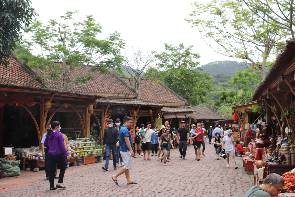 Khu di tích danh thắng Yên Tử là điểm đến yêu thích của du khách. 