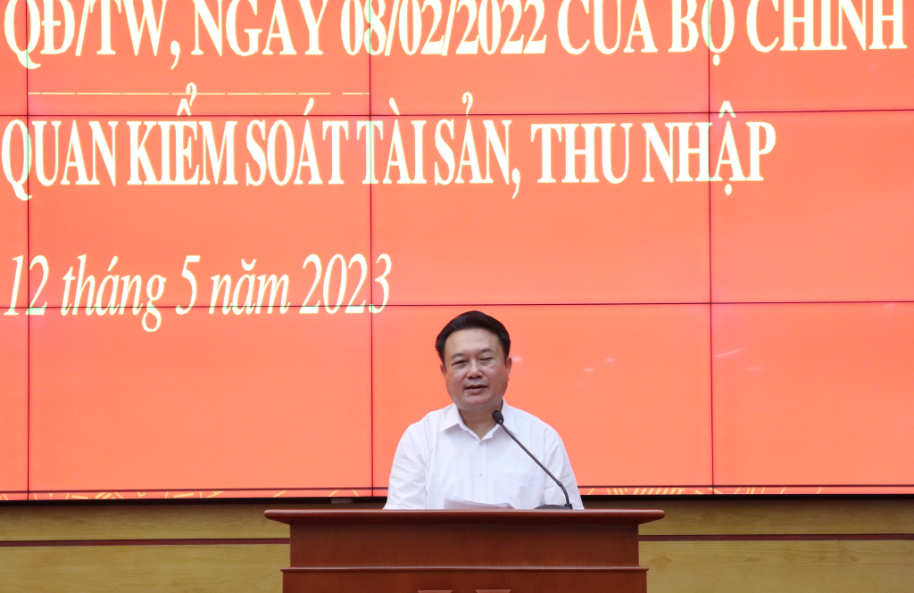 Đồng chí Nguyễn Đức Thành, Chủ nhiệm Ủy ban Kiểm tra Tỉnh ủy, phát biểu kết luận hội nghị.