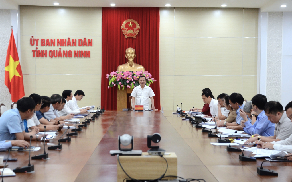 Đồng chí Cao Tường Huy, Quyền Chủ tịch UBND tỉnh kết luận cuộc họp.