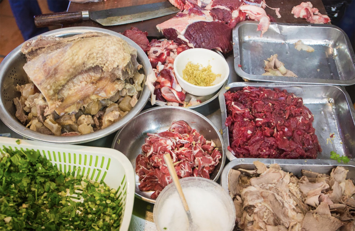 Hanoi pho shop offers phenomenal crunchy beef tendon