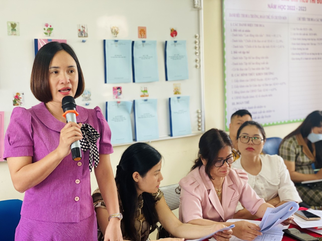 Các đại biểu trao đổi tại buổi tập huấn 