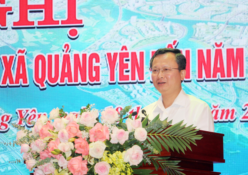Đồng chí Cao Tường Huy, Quyền Chủ tịch UBND tỉnh, phát biểu tại hội nghị.