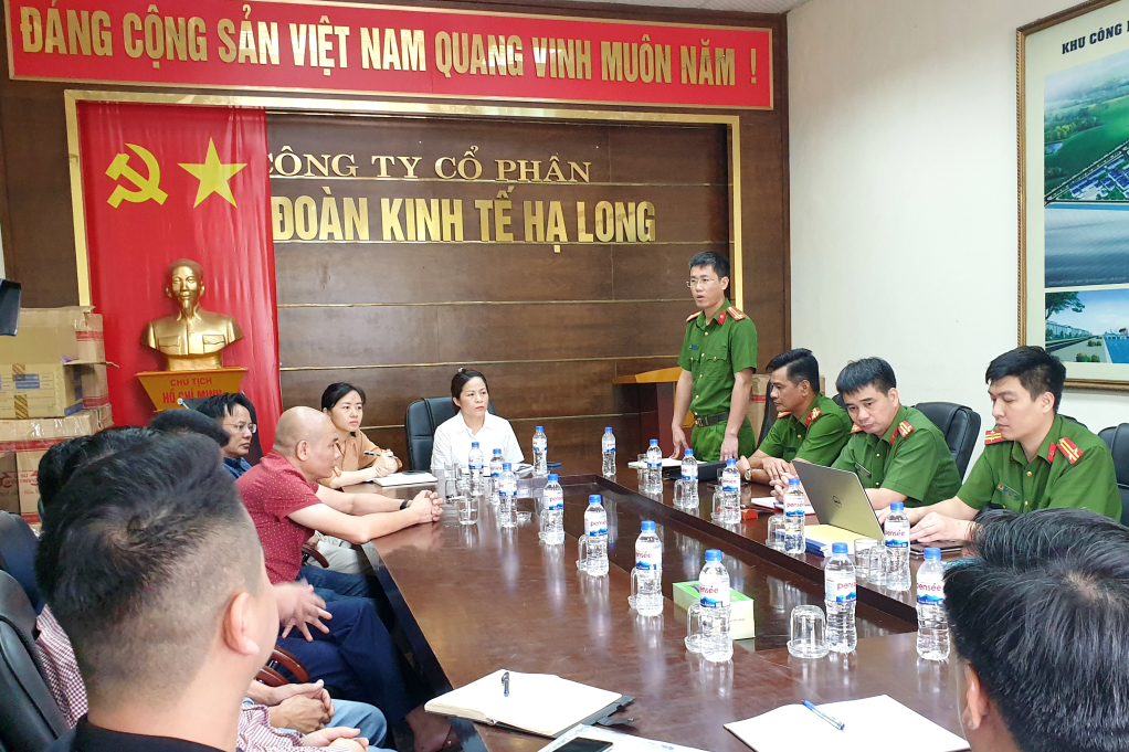 Tổ công tác làm việc với các doanh nghiệp thuộc Cụm Công nghiệp Hà Khánh, TP Hạ Long.