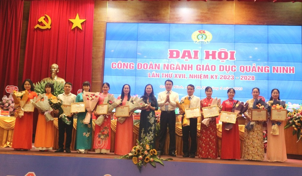 Các cá nhân được nhận Kỷ niệm chương Vì sự nghiệp Xây dựng tổ chức Công đoàn của Tổng LĐLĐ Việt Nam.