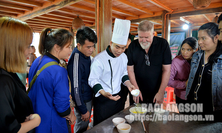 “Foodtour” hướng đi mới nhiều tiềm năng của du lịch Xứ Lạng