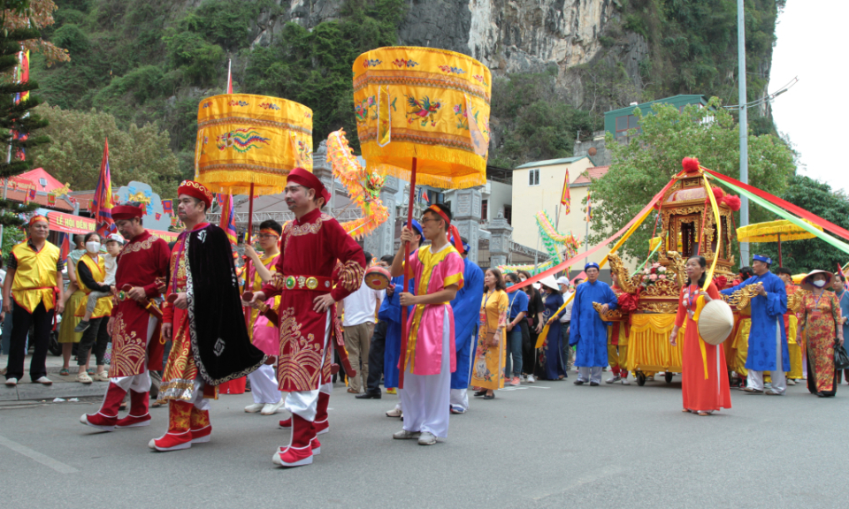 Tran Quoc Nghien Temple Festival kick-starts in Ha Long city