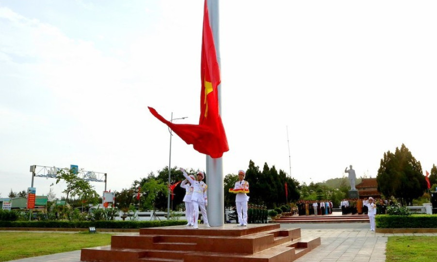 Sacred flag-raising ceremony on Co To Island on National Day