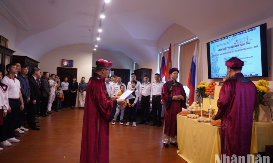 Overseas Vietnamese commemorate Hung Kings