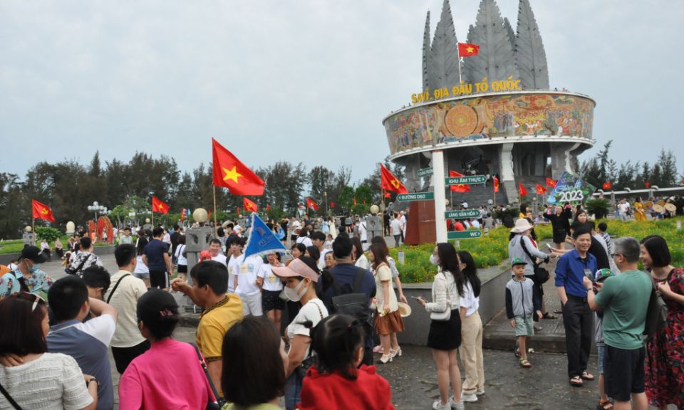 Móng Cái: Du lịch an toàn, văn minh