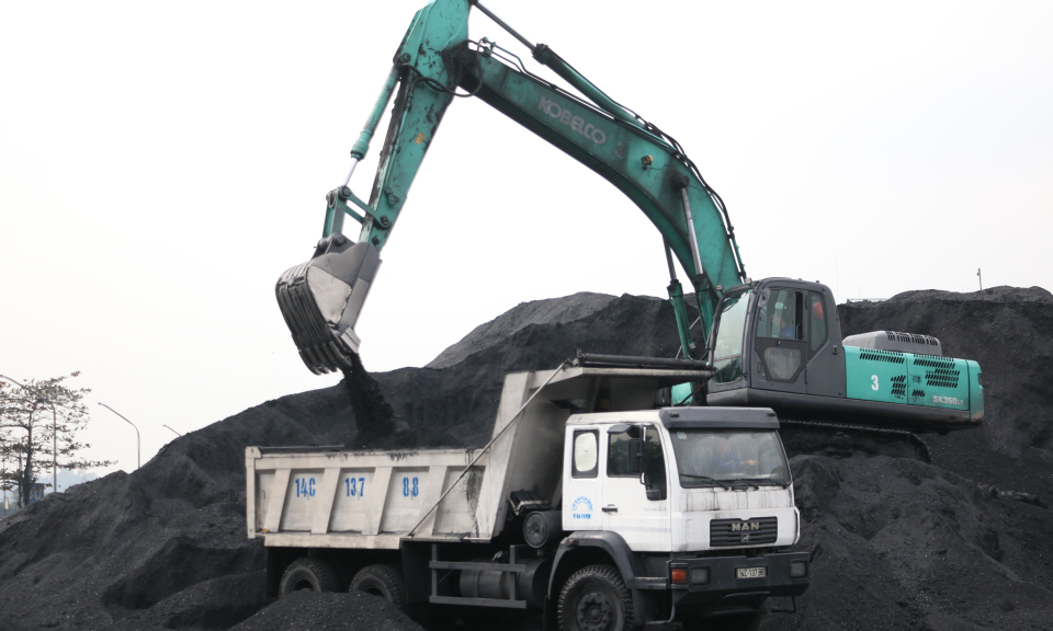 Dịp nghỉ lễ, TKV tiêu thụ 410.000 tấn than