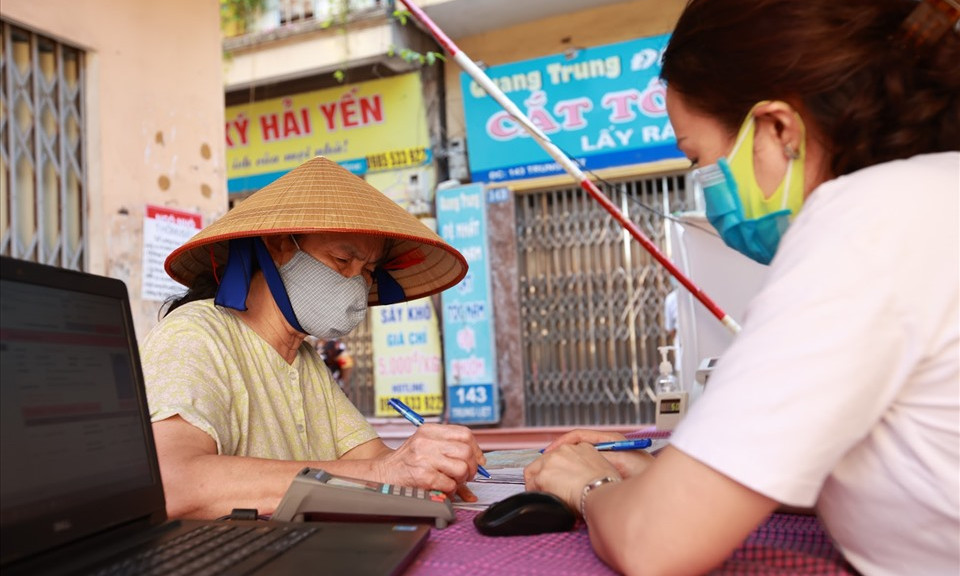 Đủ 20 năm đóng BHXH trở lên và đủ tuổi nghỉ hưu mới được nhận lương hưu