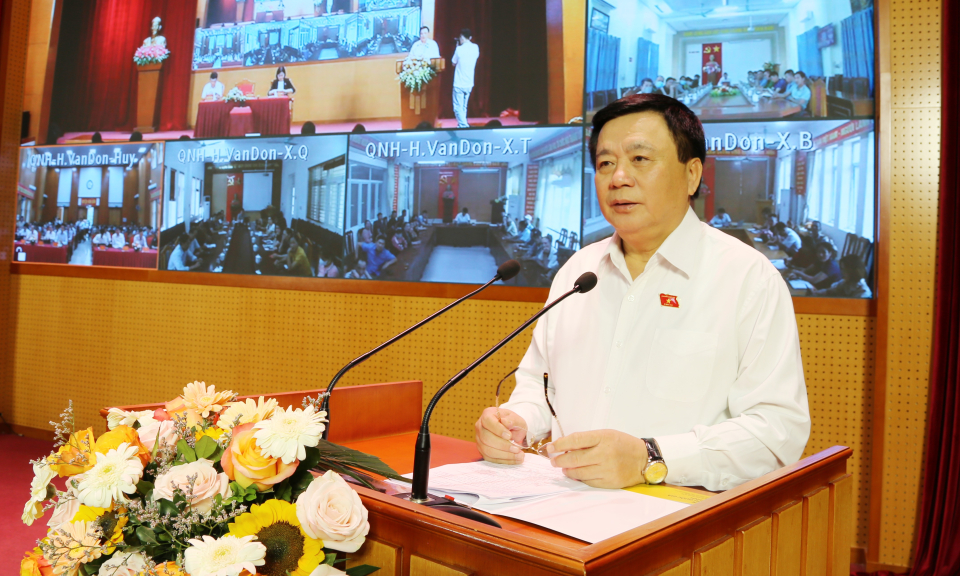 Chủ tịch Hội đồng lý luận Trung ương Nguyễn Xuân Thắng tiếp xúc cử tri huyện Vân Đồn và Cô Tô
