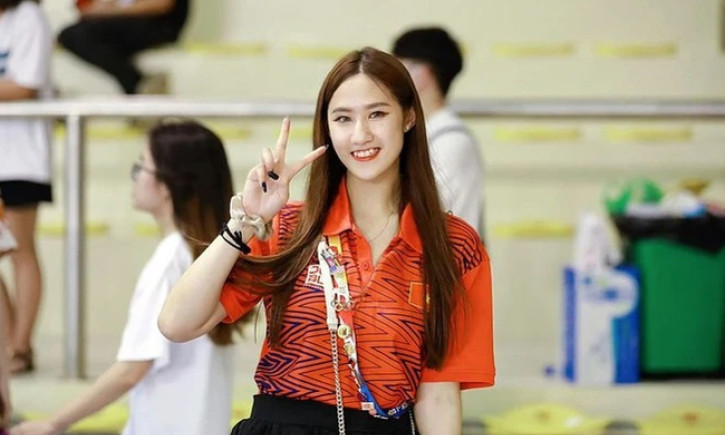 Hot girl nhảy cầu Việt nhún nhảy với trọng tài SEA Games khiến dân mạng ngã ngửa vì nhan sắc thật