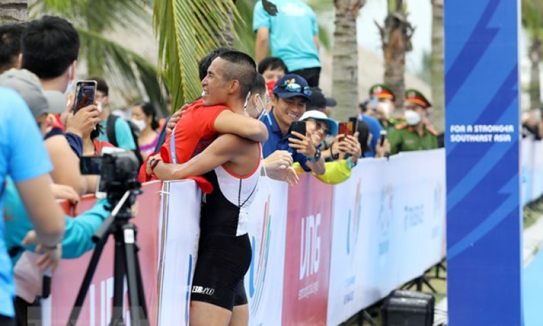 SEA Games 32: Phạm Tiến Sản bảo vệ thành công HCV hai môn phối hợp