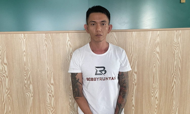 Mang xăng đốt phòng trọ trả thù người yêu cũ, 3 người bị thương