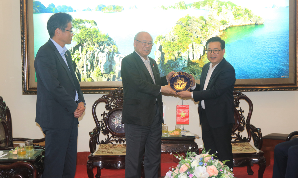 Đoàn cố vấn đặc biệt Liên minh Nghị sĩ hữu nghị Nhật - Việt thăm TP Móng Cái