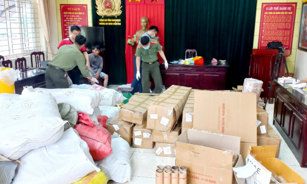 Khởi tố đối tượng buôn bán hàng cấm