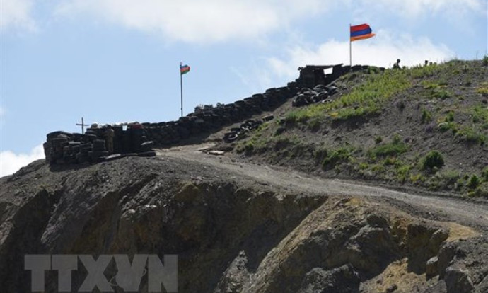 Armenia tố Azerbaijan bắn pháo và súng cối vào các vị trí đóng quân