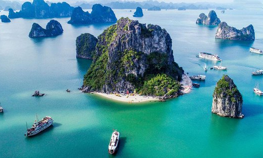 Cruise along Ha Long Bay listed among 15 travel ideas to explore Vietnam’s hidden gems