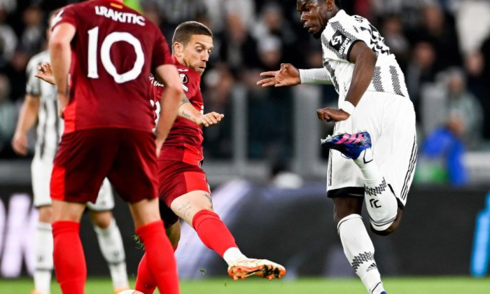 Pogba giúp Juventus thoát thua ở phút bù thứ 7