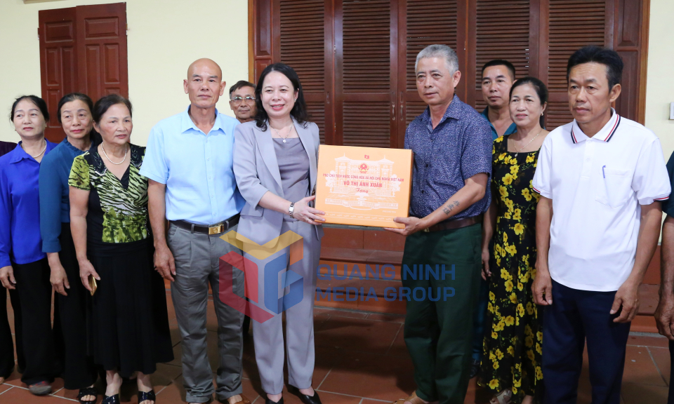 Phó Chủ tịch nước Võ Thị Ánh Xuân thăm, tặng quà tại xã Việt Dân, TX Đông Triều và công nhân ngành Than, tháng 5-2023