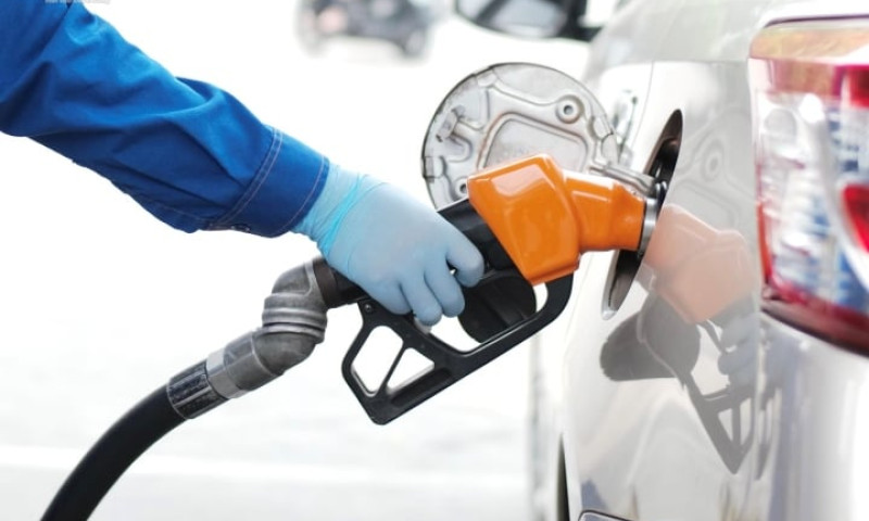 Giá xăng 'nhảy múa' thế nào từ đầu năm 2020 đến nay?