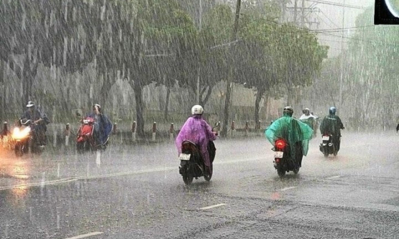Thời tiết cuối tuần: Mưa dông diện rộng, lốc, sét, mưa đá nhiều nơi
