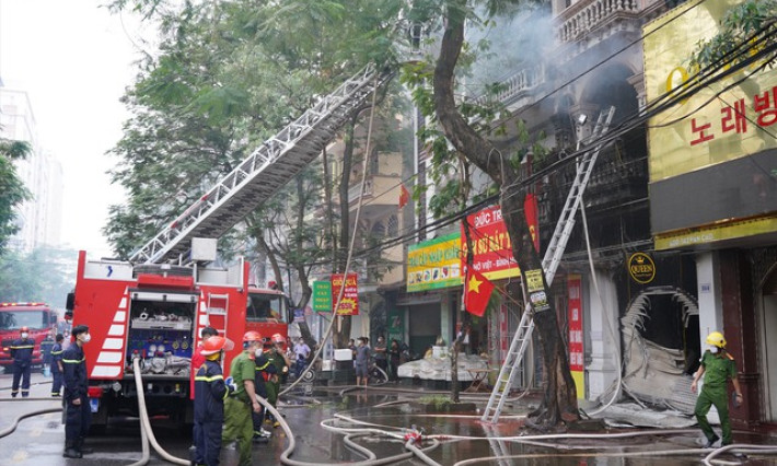 Phó Thủ tướng chia buồn sâu sắc với gia đình người bị nạn trong vụ cháy phòng trà phố Văn Cao, Hải Phòng