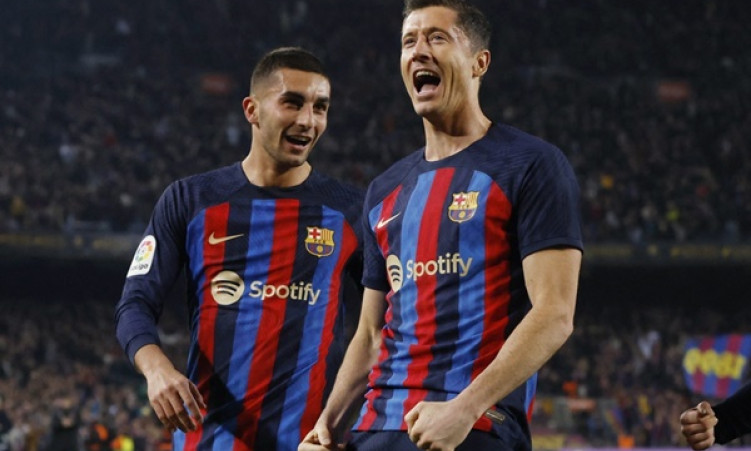 Barca kiếm gần 100 triệu euro tiền thưởng vô địch La Liga