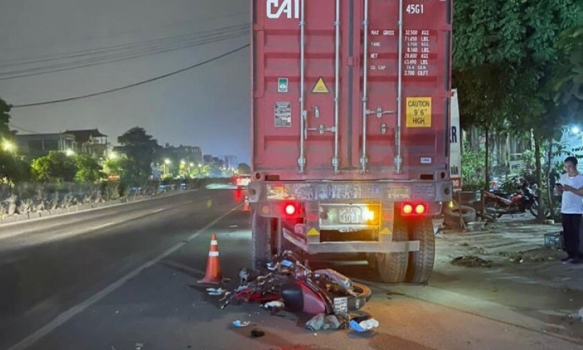 Đâm vào đuôi xe container đỗ bên đường, người đàn ông tử vong