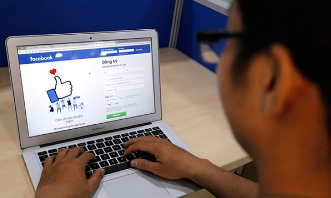 Facebook xin lỗi về sự cố tự động kết bạn khi xem "tường" người lạ