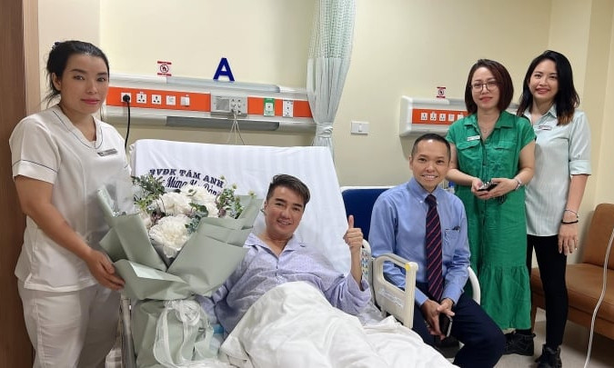 Đàm Vĩnh Hưng nhập viện, lên tiếng xin lỗi vì bắt buộc phải hủy show