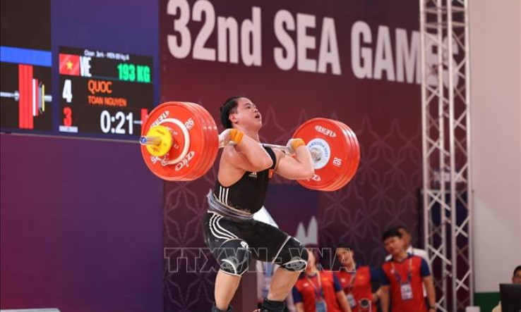 SEA Games 32: Đô cử Nguyễn Quốc Toàn giành HCV, phá 3 kỷ lục đại hội