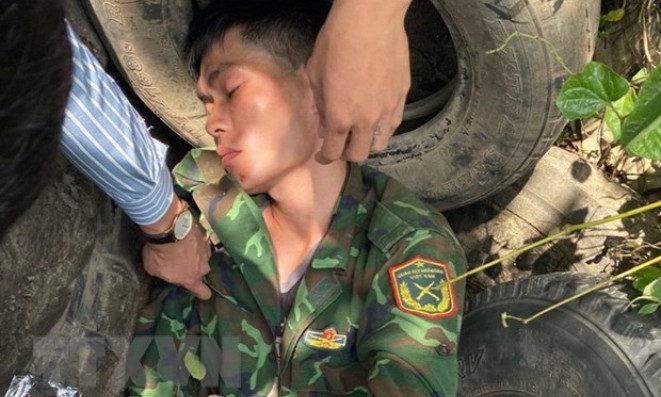 Bắt nghi phạm dùng dao đâm chết vợ do ghen tuông