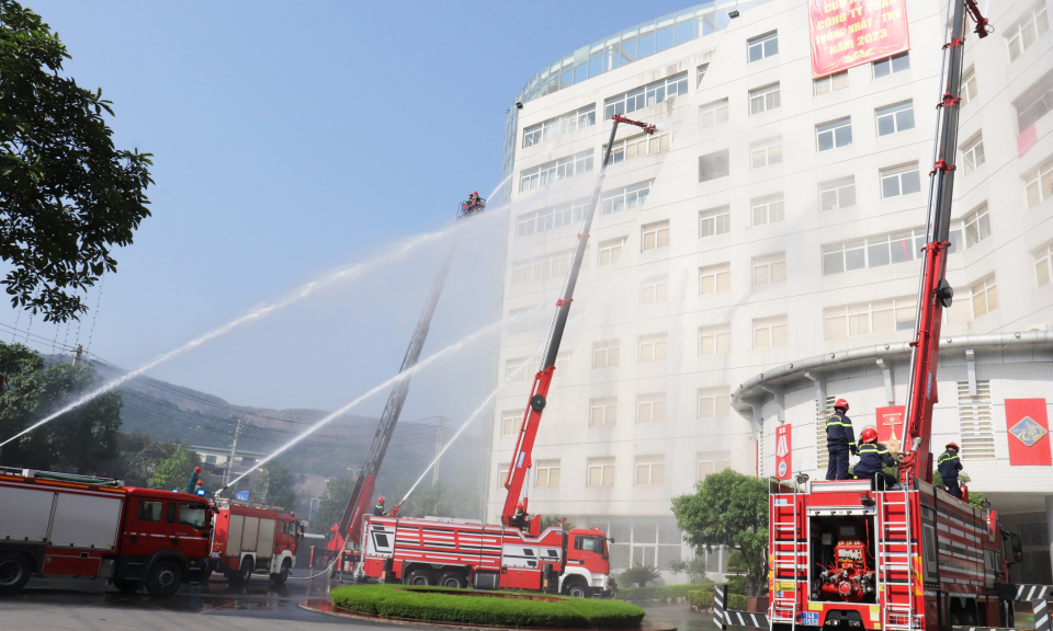 Thực tập phòng cháy chữa cháy tại TP Cẩm Phả