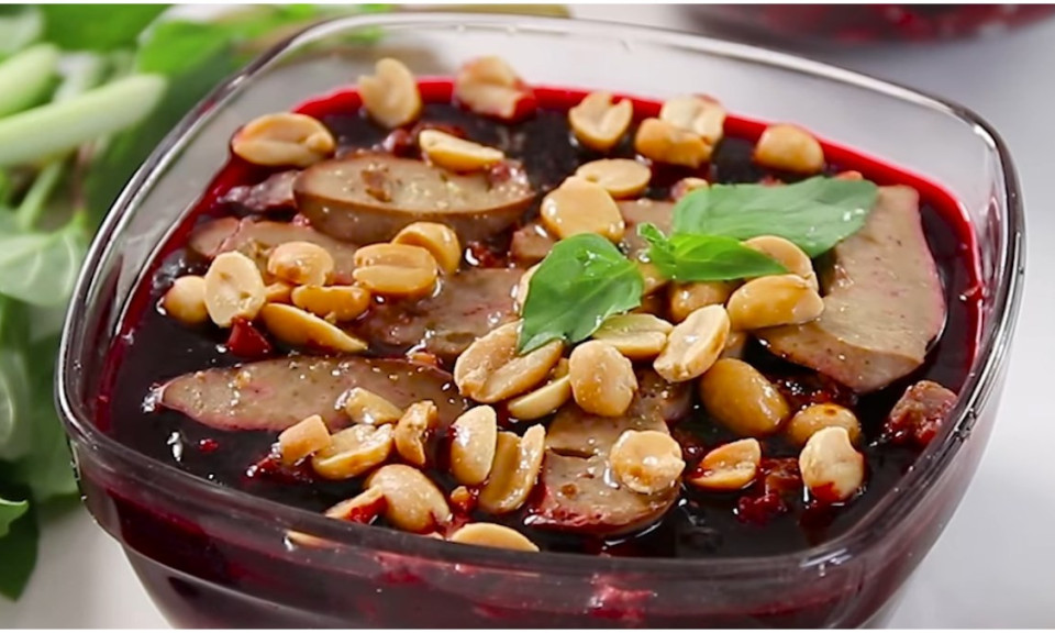 Tiết canh Việt Nam bất ngờ vào top món ăn từ thịt phổ biến nhất Đông Nam Á