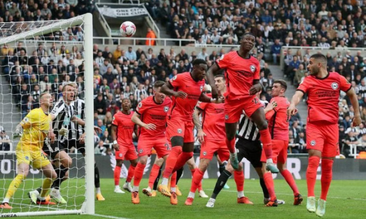 Newcastle chạm một tay vào vé dự Champions League