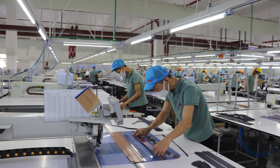 Lắng nghe và chia sẻ với người lao động