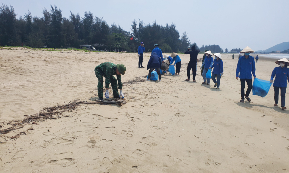 Triển khai chương trình "Hãy làm sạch biển" tại xã Vĩnh Trung (TP Móng Cái)