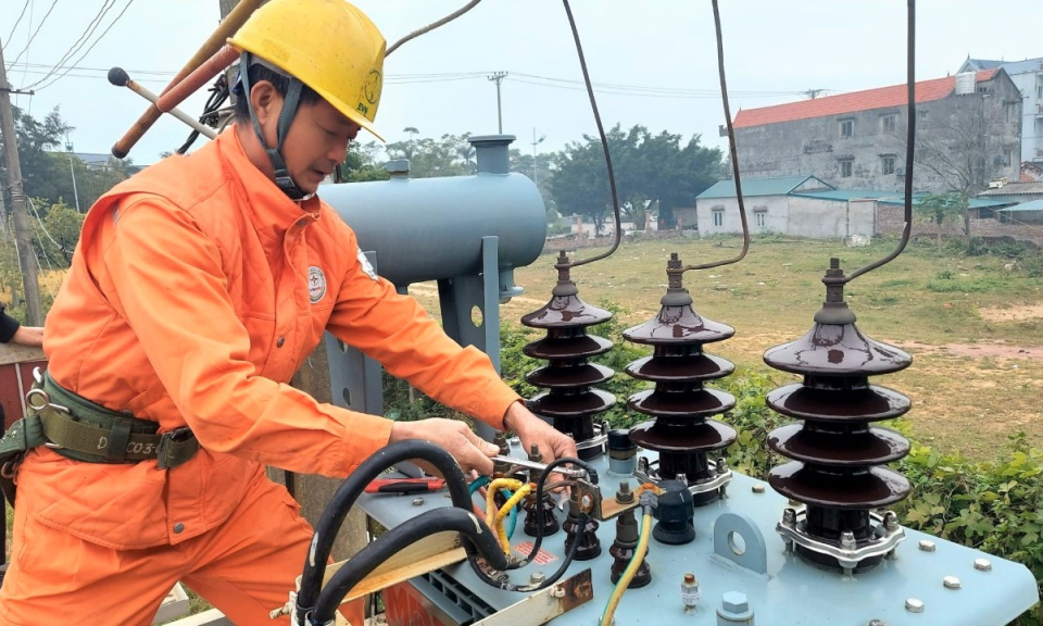 TP Móng Cái cắt điện để đấu nối đường dây 110kv Móng Cái- Đông Hưng