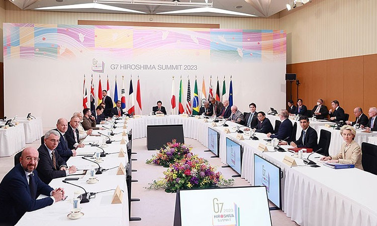 Government leader delivers three peace messages at G7 expanded Summit's session