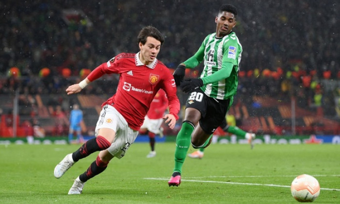 Man Utd xúc tiến ký HĐ 5 năm