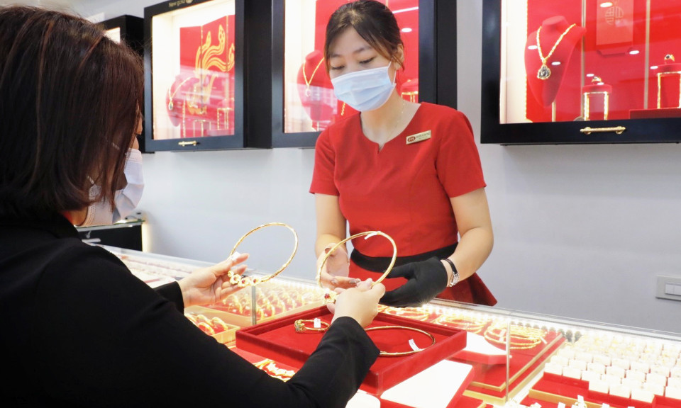 Giá vàng sáng 22/5 tăng 180.000 đồng/lượng